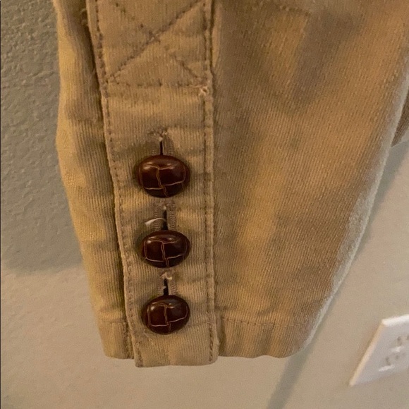 Jacket 🧥 - Picture 3 of 5